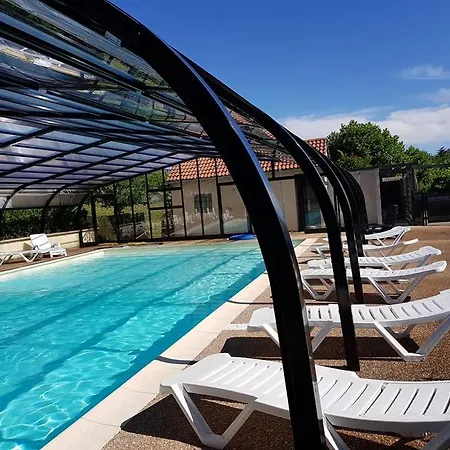 Budget Glamping Safaritent - La Grappe Luxury tent *