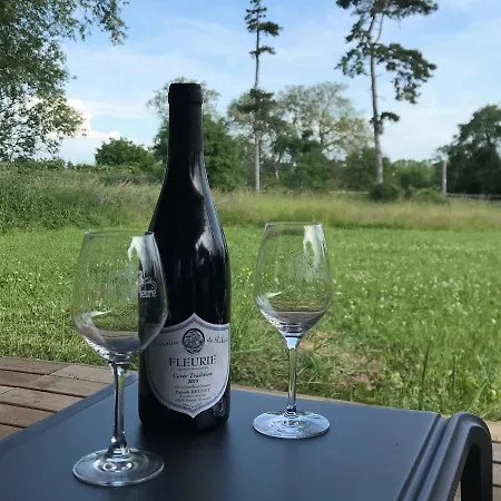 Budget Glamping Safaritent - La Grappe Luxury tent Fleurie